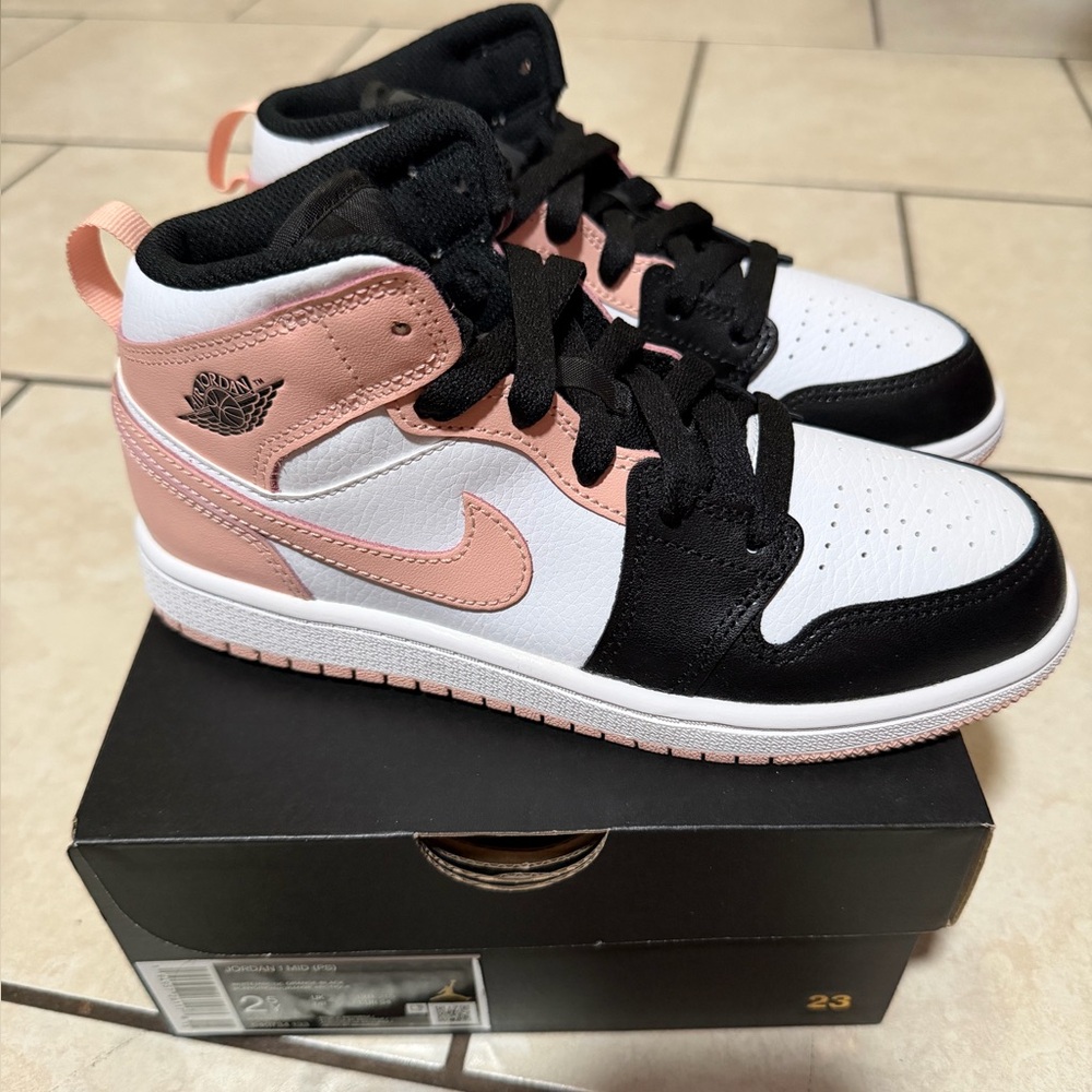 Jordan 1 mid 2.5